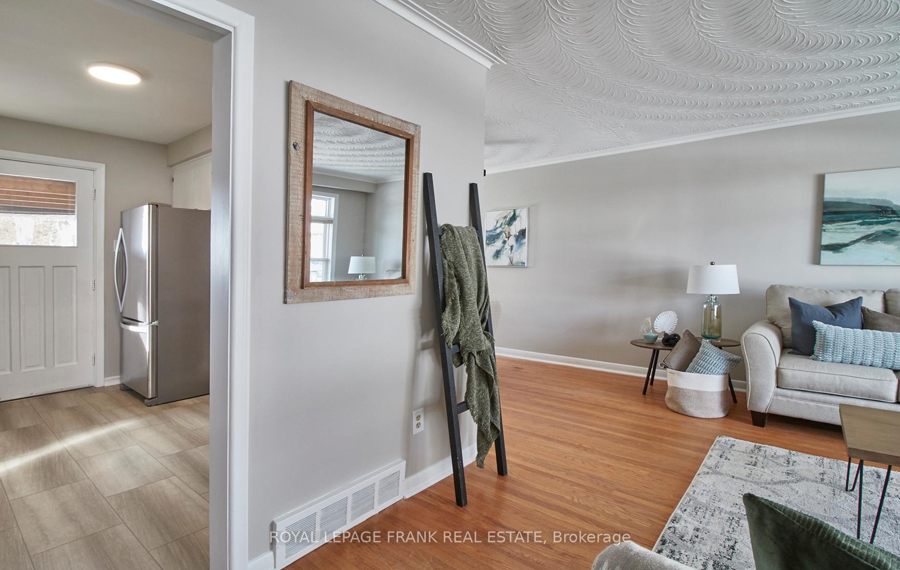 Photo 4 of 112 Bowman Avenue, Whitby, Blue Grass Meadows — HOMEH
