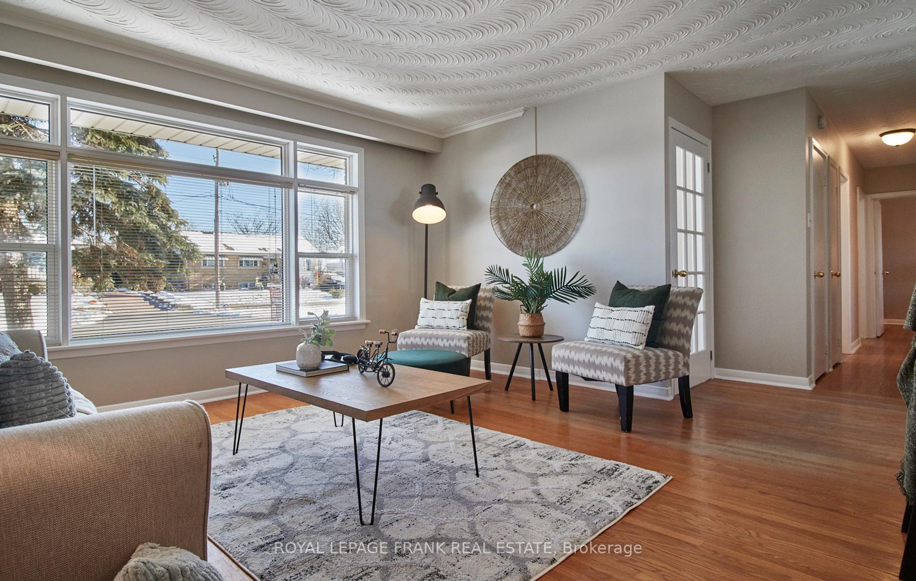 Photo 5 of 112 Bowman Avenue, Whitby, Blue Grass Meadows — HOMEH