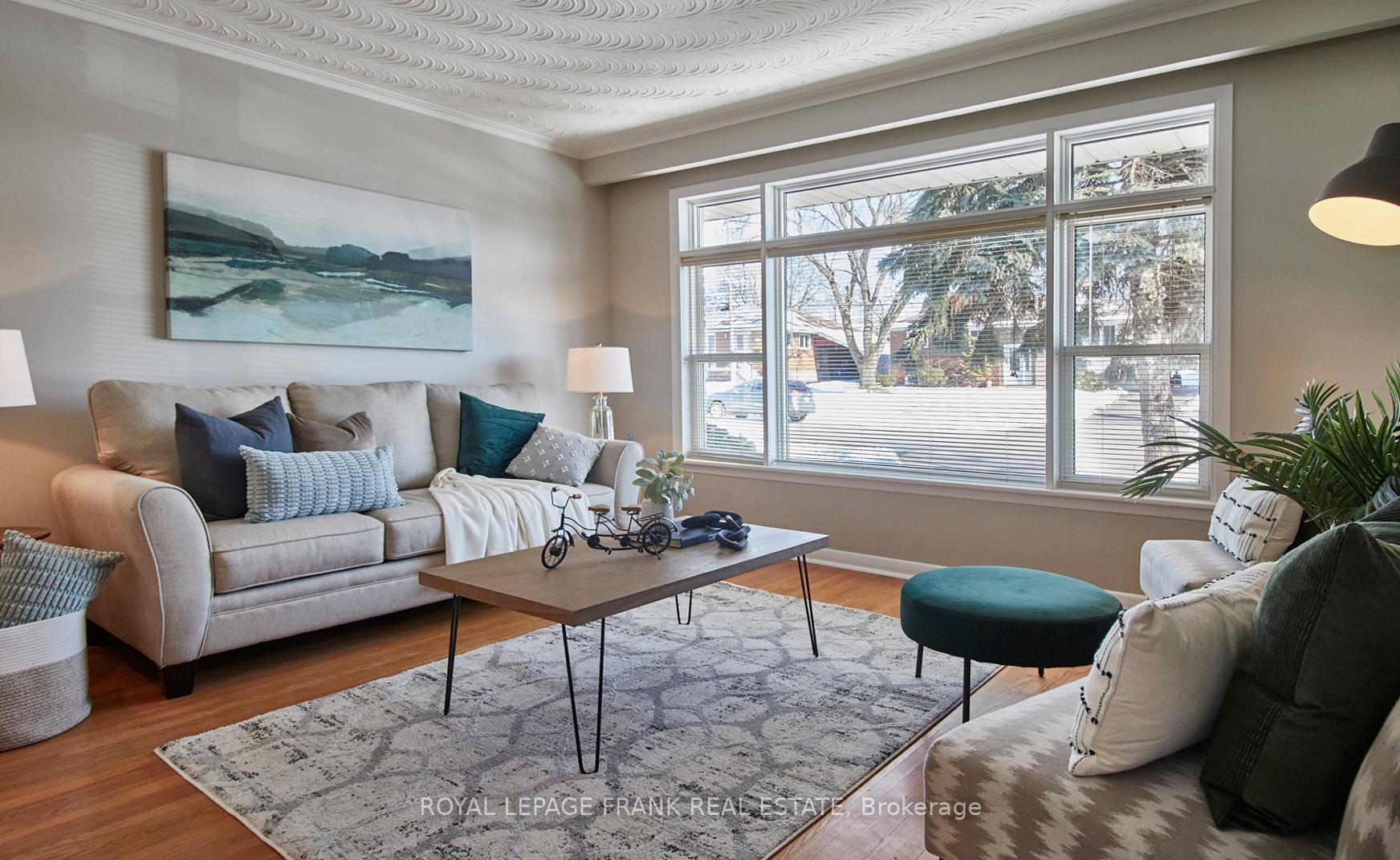 Photo 6 of 112 Bowman Avenue, Whitby, Blue Grass Meadows — HOMEH