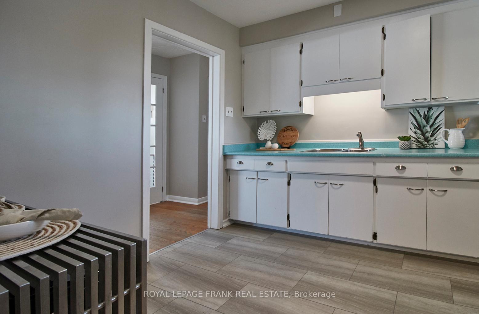 Photo 12 of 112 Bowman Avenue, Whitby, Blue Grass Meadows — HOMEH