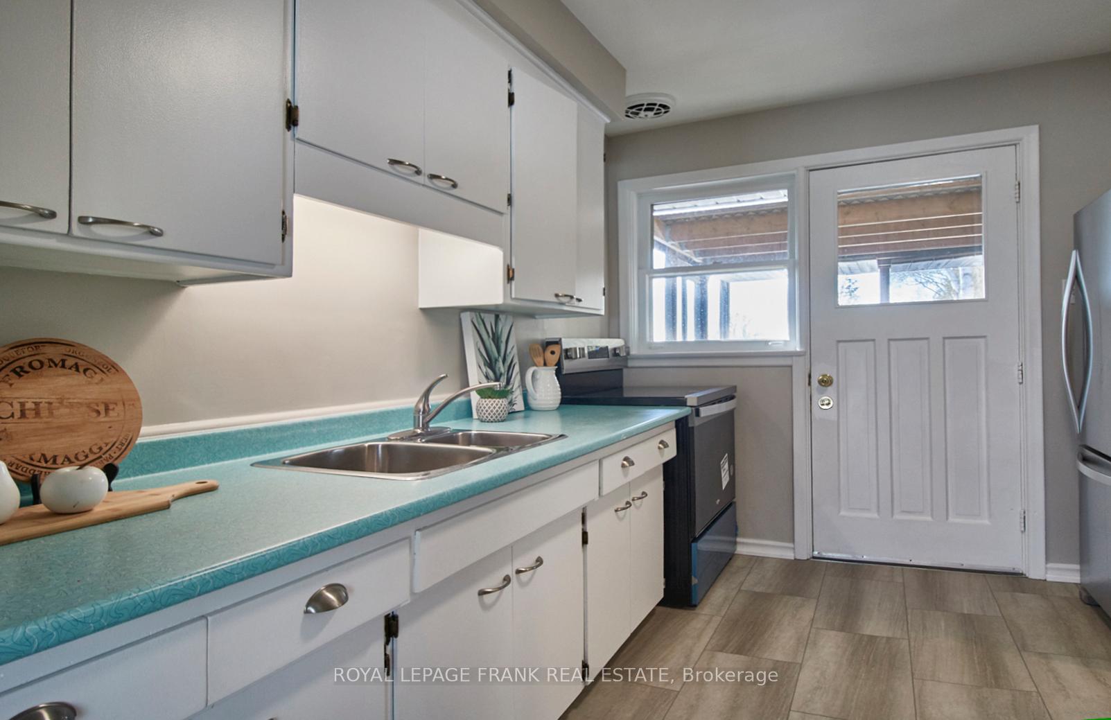 Photo 13 of 112 Bowman Avenue, Whitby, Blue Grass Meadows — HOMEH