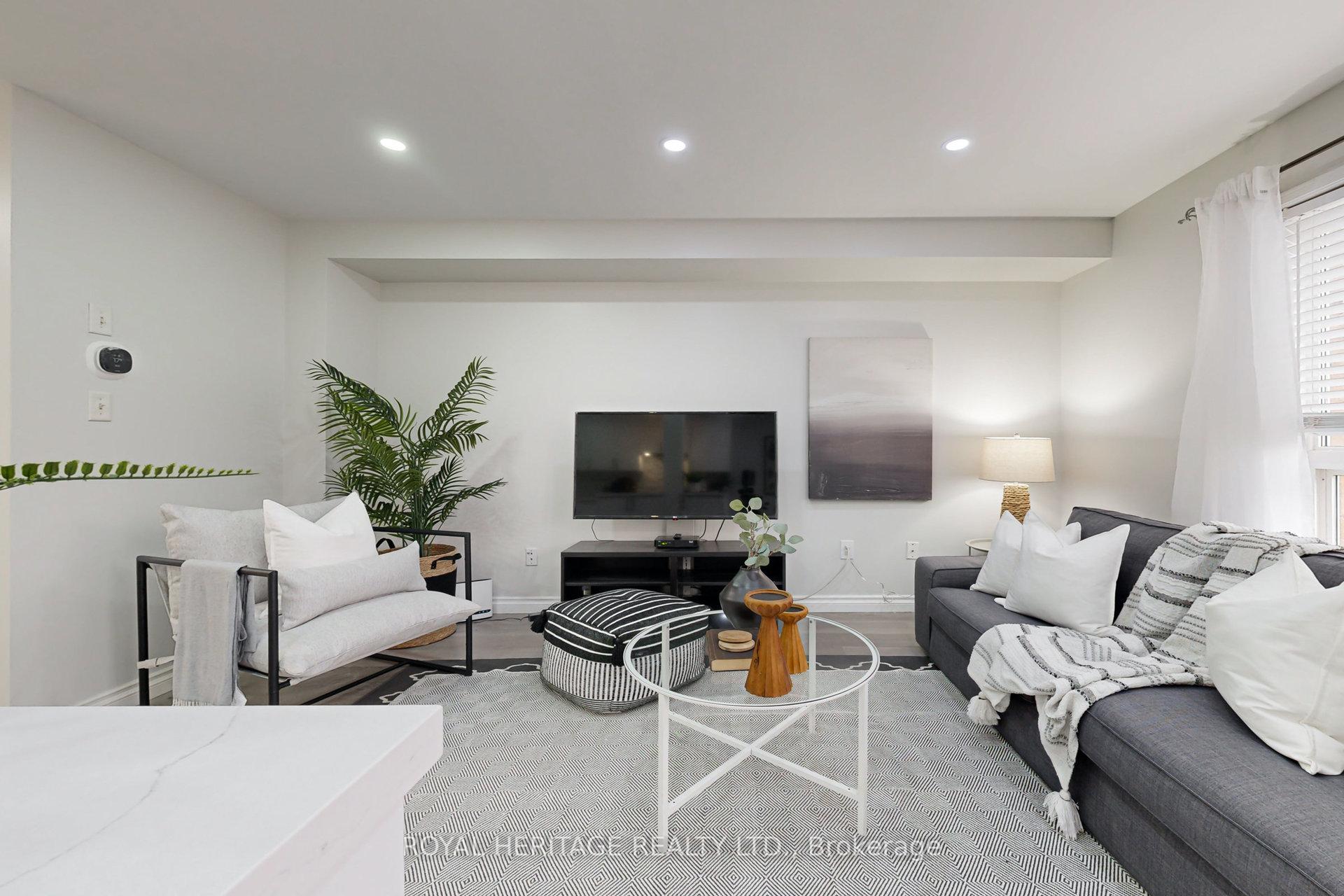 Photo 5 of 83 Presley Crescent, Whitby, Williamsburg — HOMEH