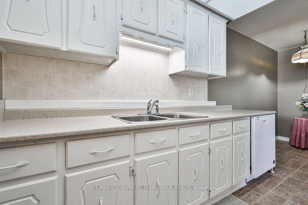 Photo 54 of 2251 Manchester Drive, Burlington, Brant Hills — HOMEH