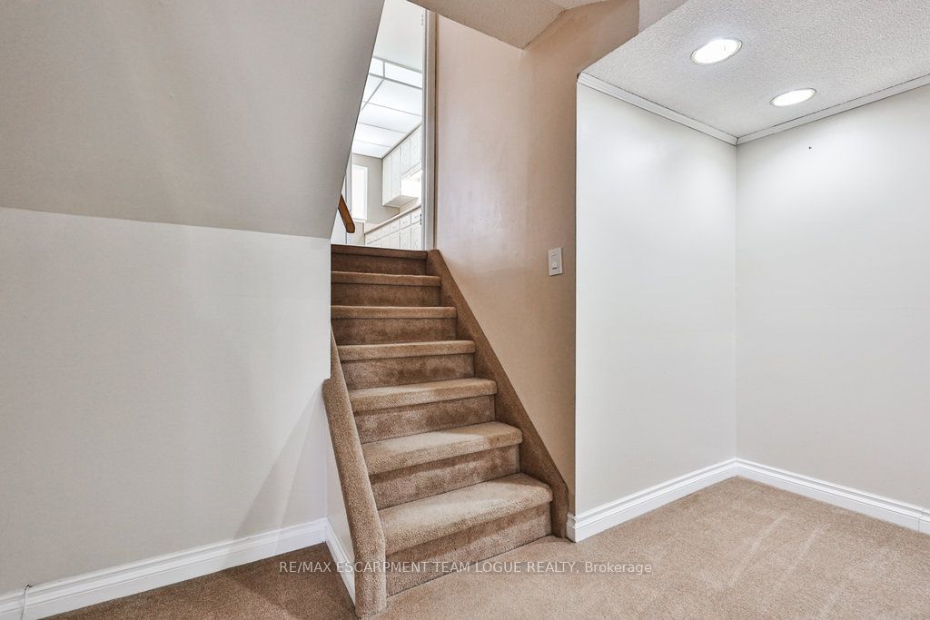 Photo 64 of 2251 Manchester Drive, Burlington, Brant Hills — HOMEH