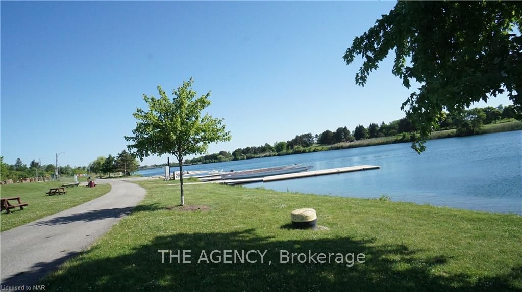 Photo 5 of 26 Shaw Street, Welland, Broadway — HOMEH