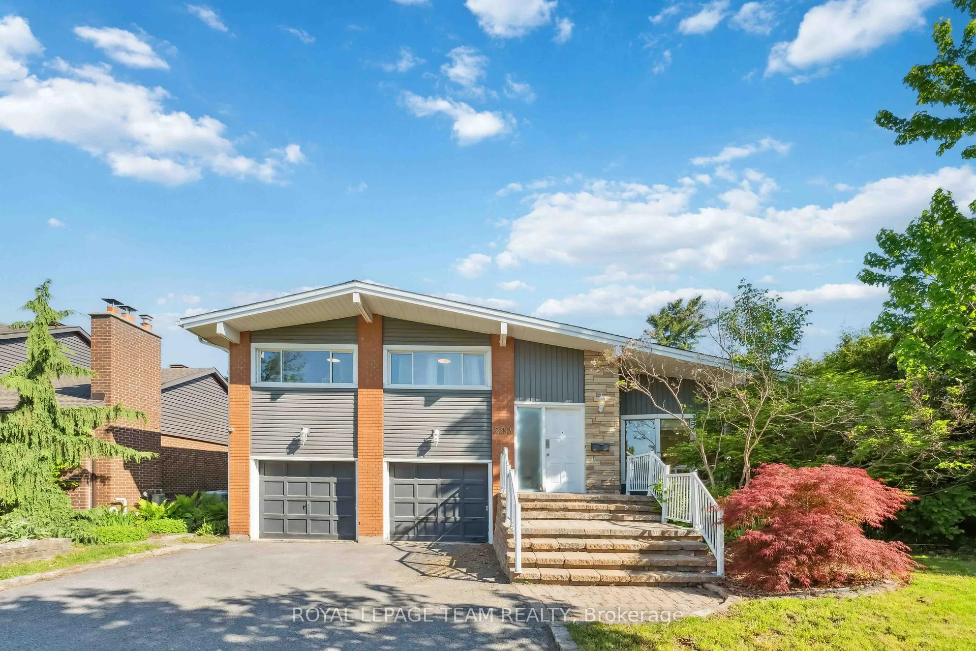 Front of 2353 Georgina Drive