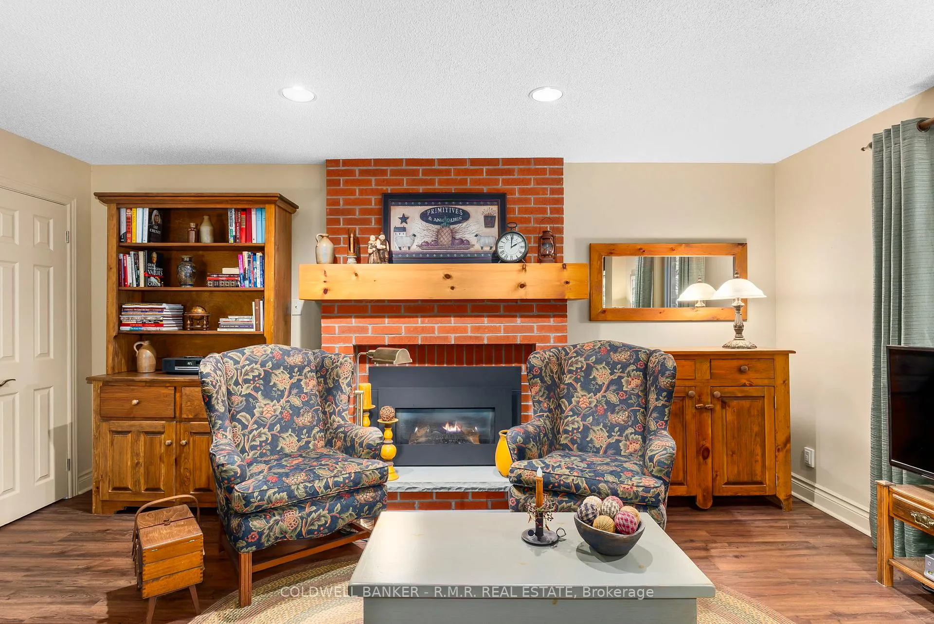 Photo 4 of 24 Testa Road, Uxbridge — HOMEH