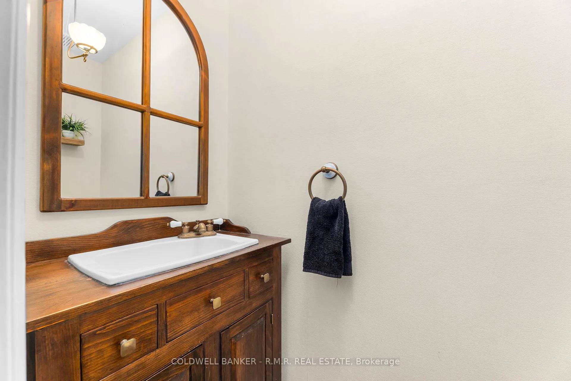 Photo 11 of 24 Testa Road, Uxbridge — HOMEH