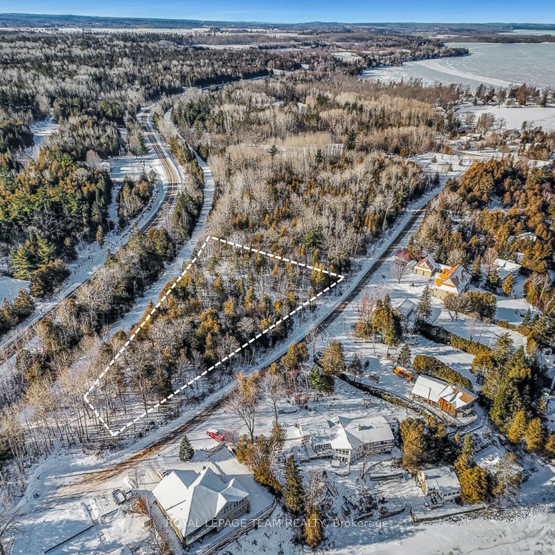 Photo 2 of Unit 6, 00 Mcneill Road, McNab/Braeside, Mcnab/Braeside Twps — HOMEH