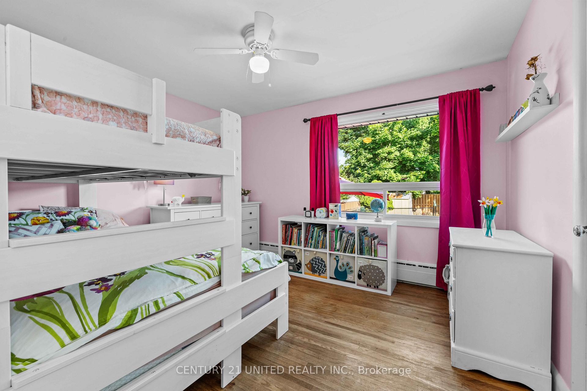 Photo 16 of 1056 Glebemount Crescent, Peterborough, Northcrest Ward 5 — HOMEH