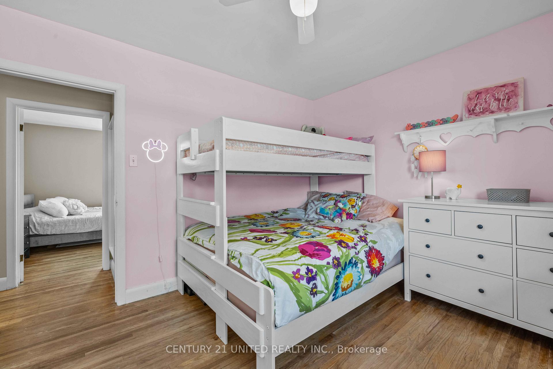 Photo 17 of 1056 Glebemount Crescent, Peterborough, Northcrest Ward 5 — HOMEH