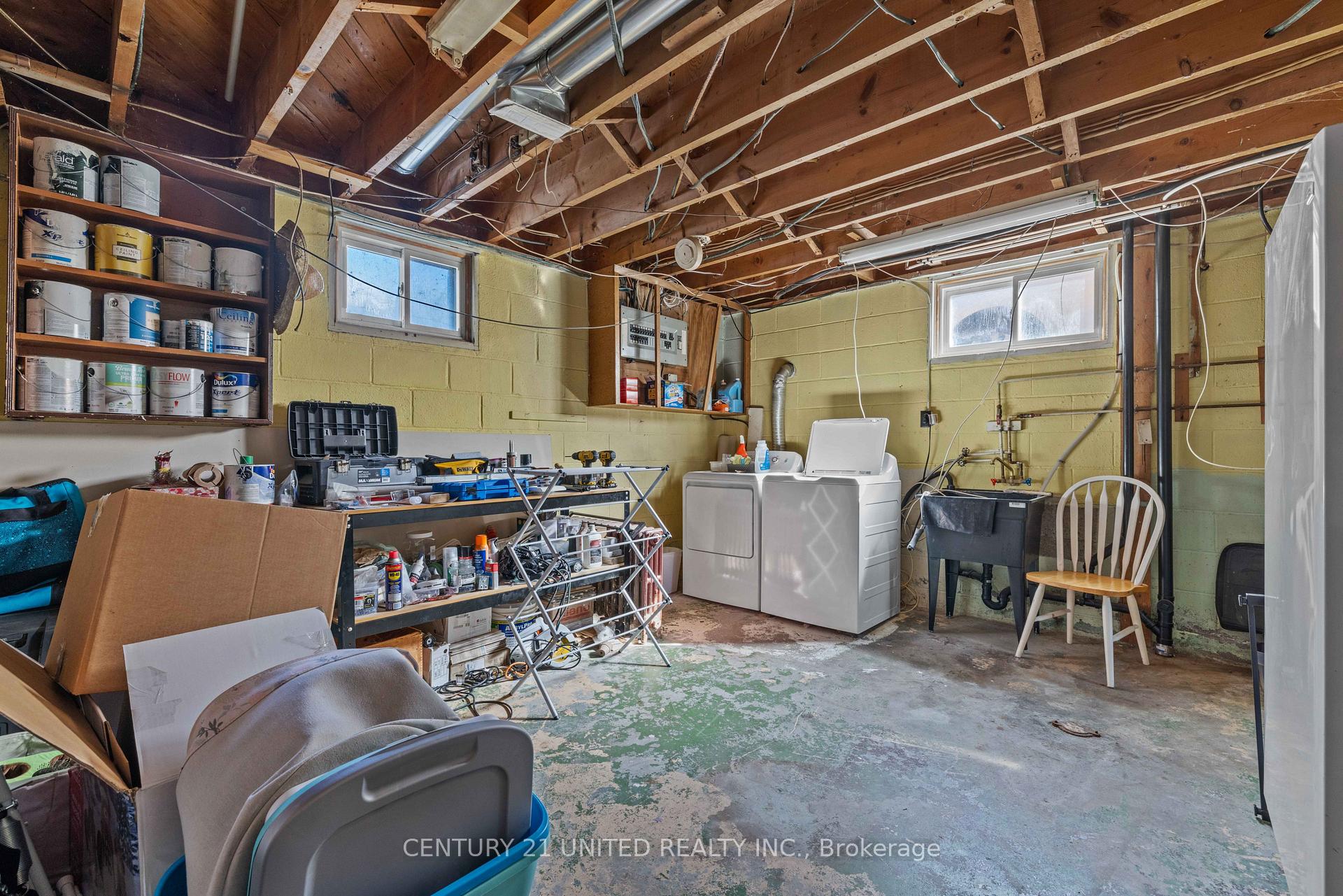 Photo 26 of 1056 Glebemount Crescent, Peterborough, Northcrest Ward 5 — HOMEH