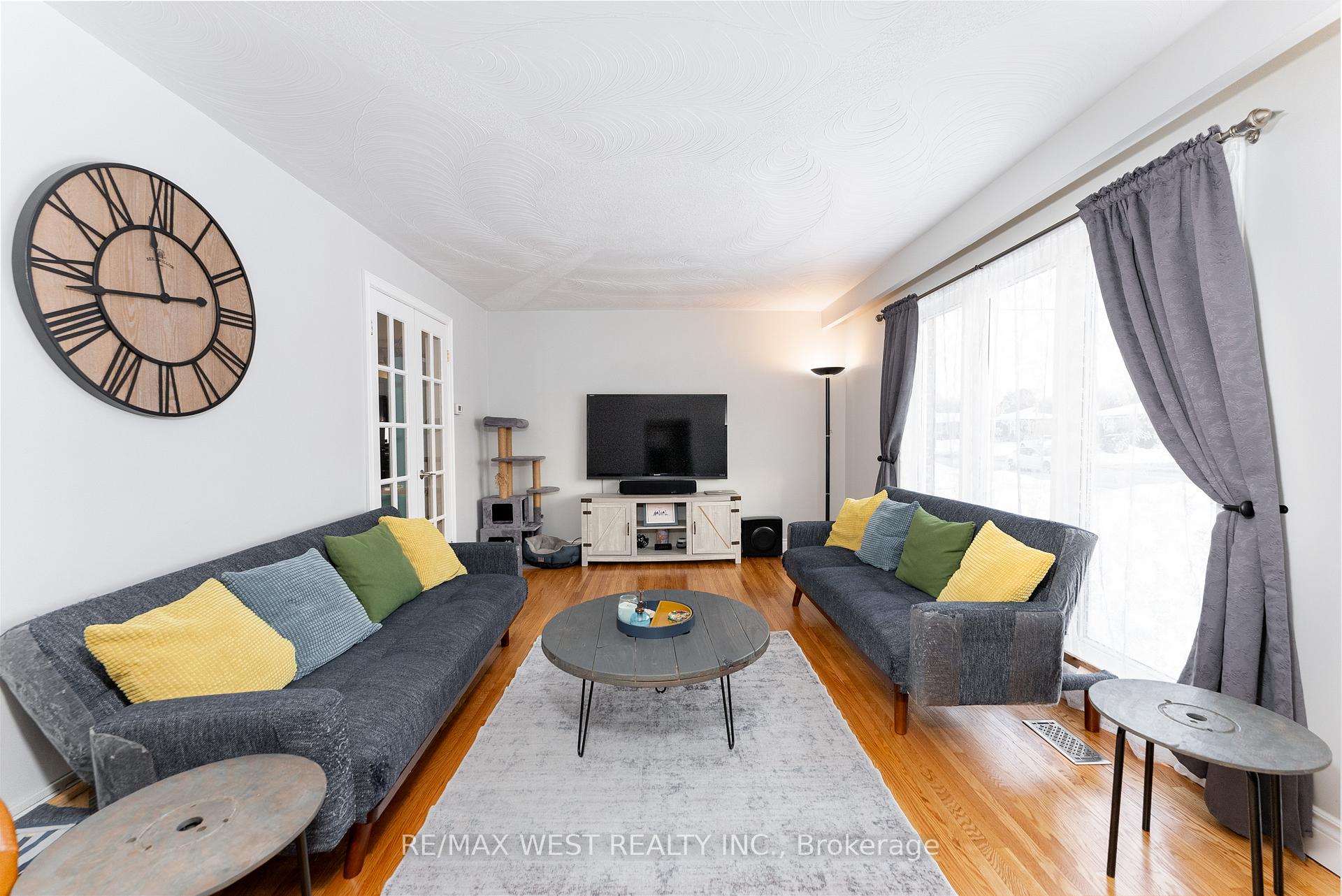 Photo 6 of 976 Olive Avenue, Oshawa, Donevan — HOMEH