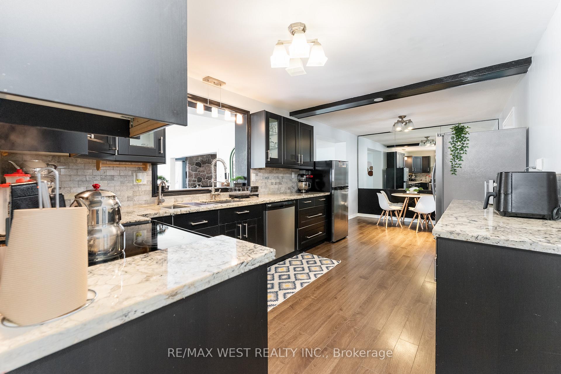 Photo 9 of 976 Olive Avenue, Oshawa, Donevan — HOMEH