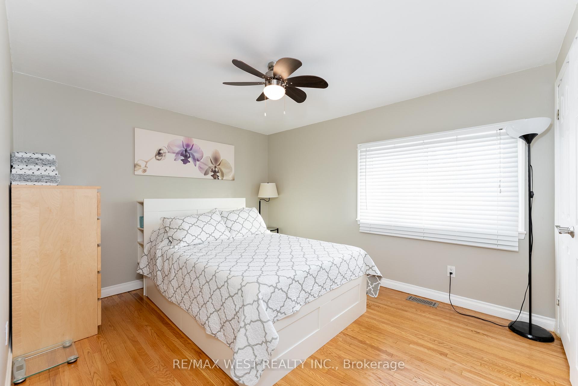 Photo 23 of 976 Olive Avenue, Oshawa, Donevan — HOMEH