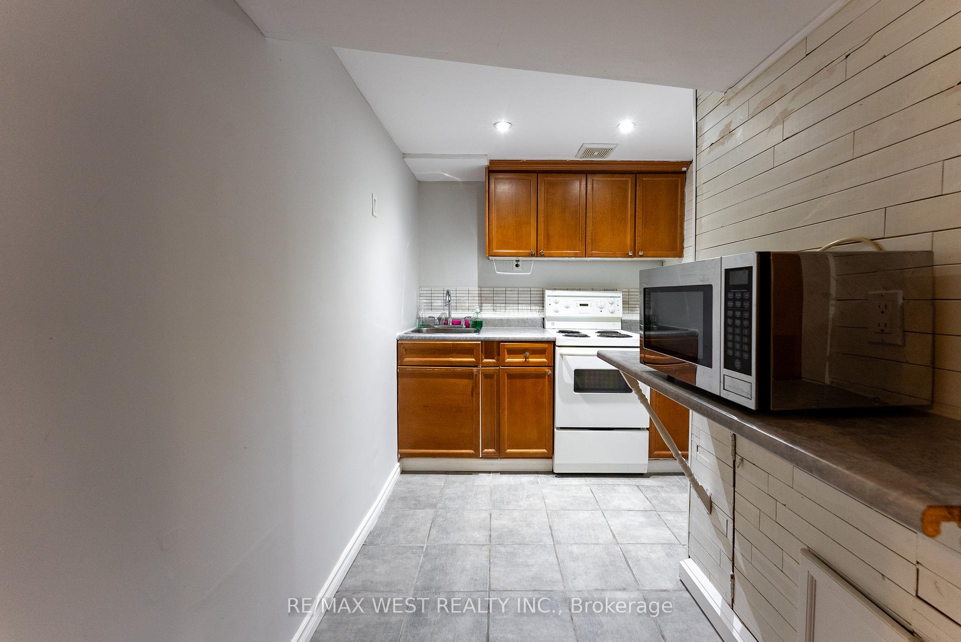 Photo 26 of 976 Olive Avenue, Oshawa, Donevan — HOMEH
