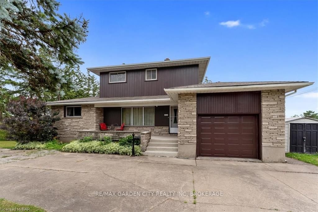 Front of 415 Lyons Creek Road