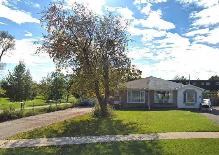Photo 1 of Unit Upper L, 10 Doncaster Drive, Brampton, Southgate — HOMEH