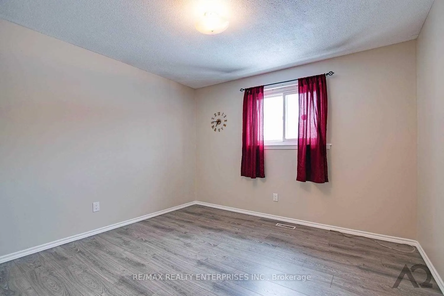 Photo 9 of Unit Upper L, 10 Doncaster Drive, Brampton, Southgate — HOMEH
