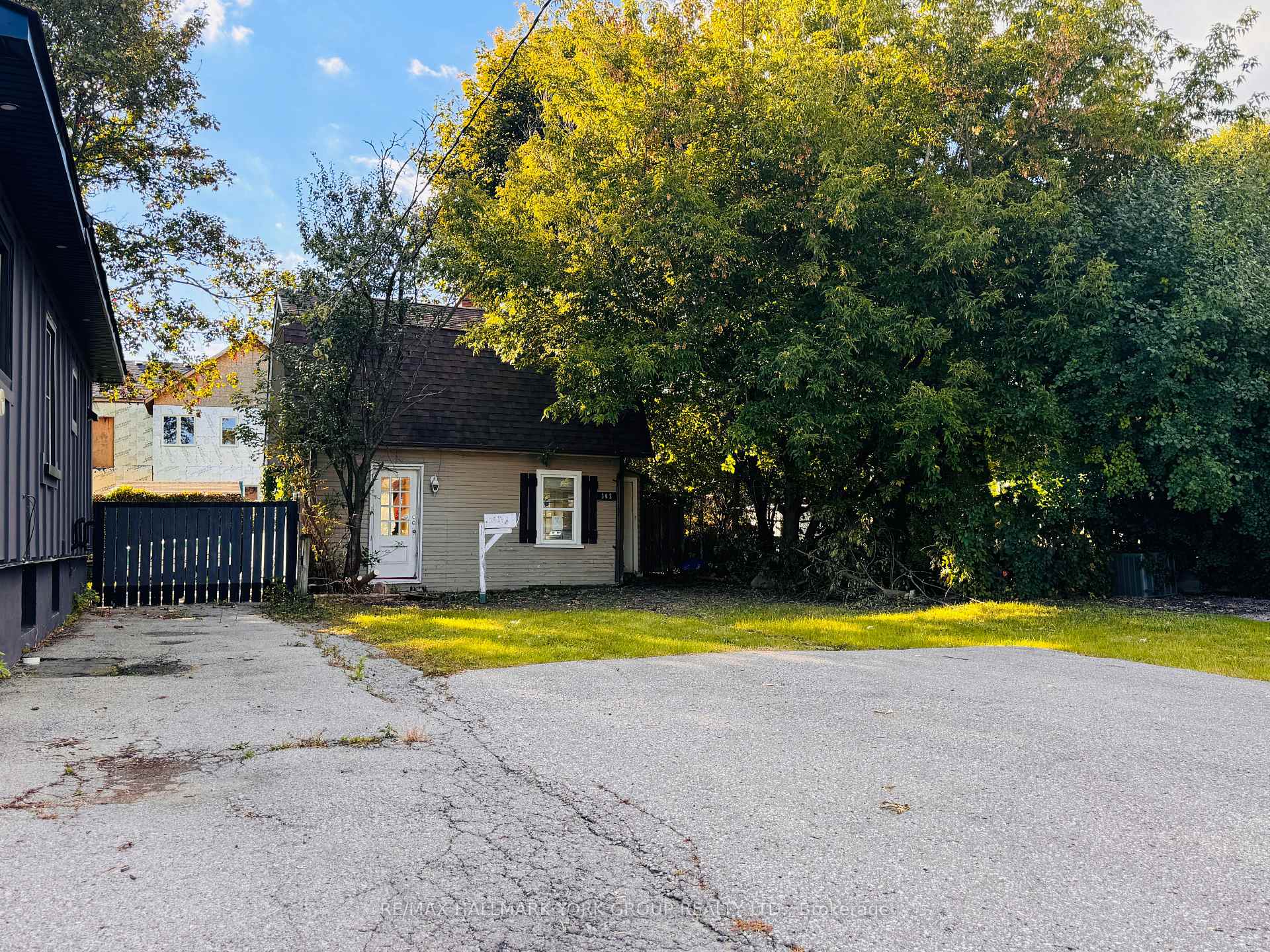 Photo 1 of 302 French Street, Oshawa, O'Neill — HOMEH