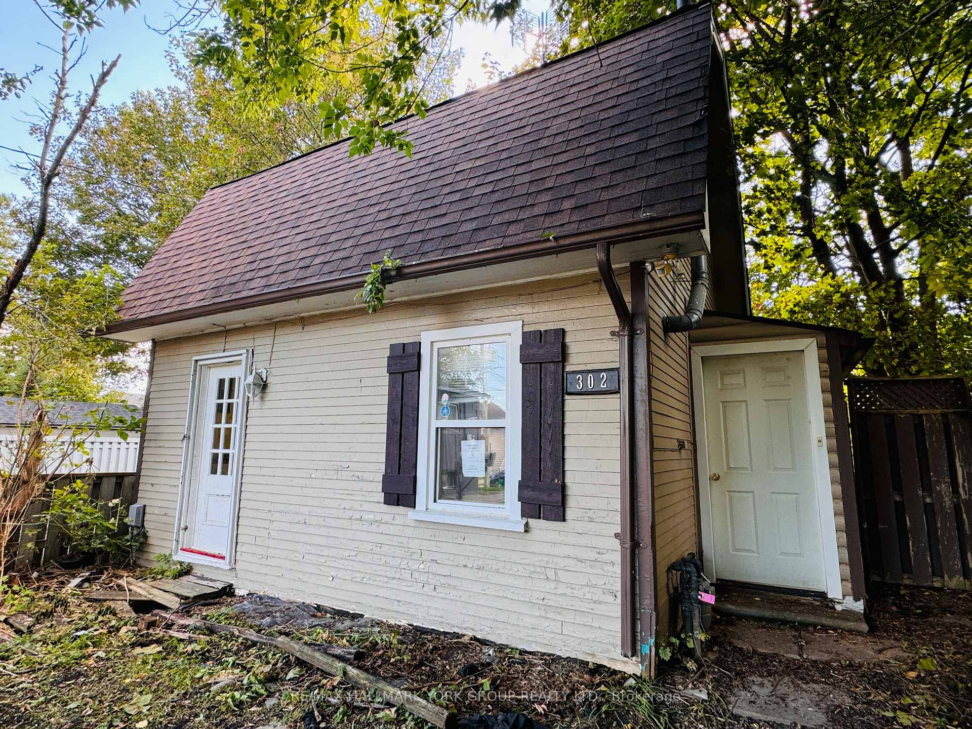 Photo 4 of 302 French Street, Oshawa, O'Neill — HOMEH