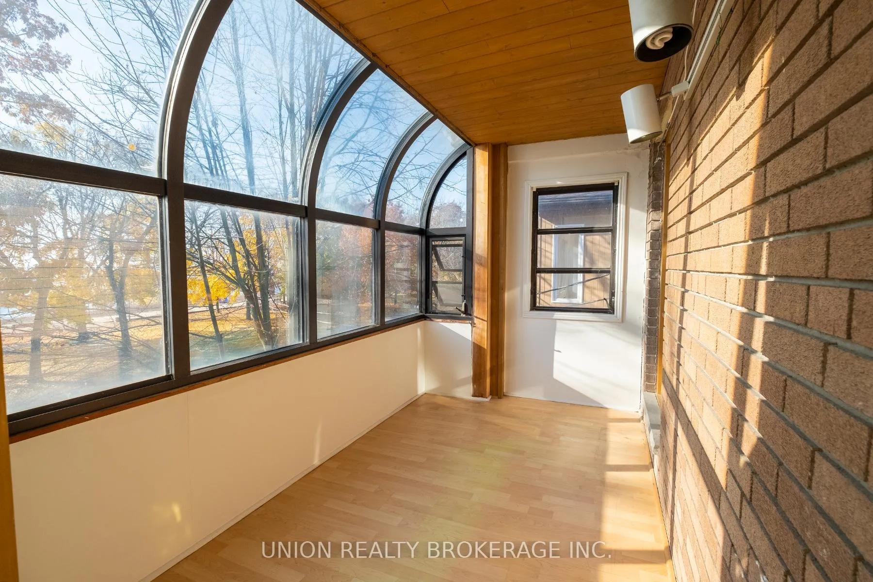 Photo 3 of Unit 2nd, 110 Hubbard Boulevard, Toronto, The Beaches — HOMEH