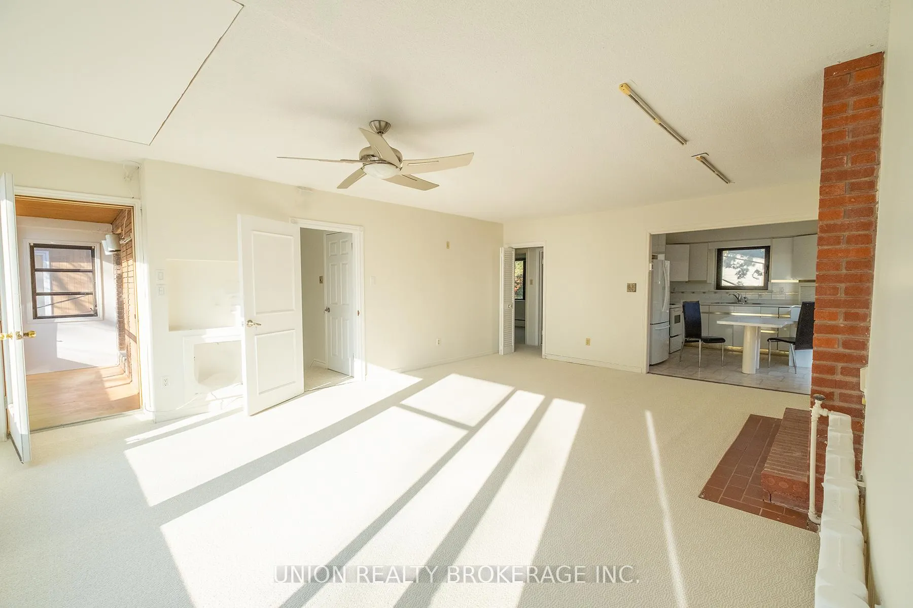 Photo 4 of Unit 2nd, 110 Hubbard Boulevard, Toronto, The Beaches — HOMEH