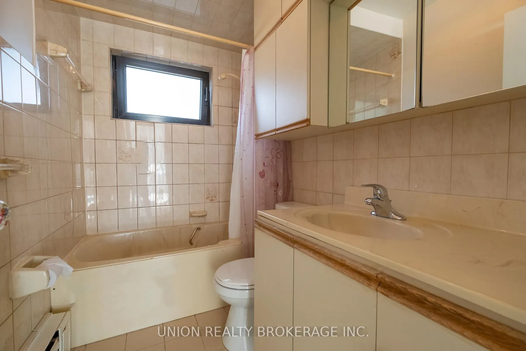 Photo 9 of Unit 2nd, 110 Hubbard Boulevard, Toronto, The Beaches — HOMEH