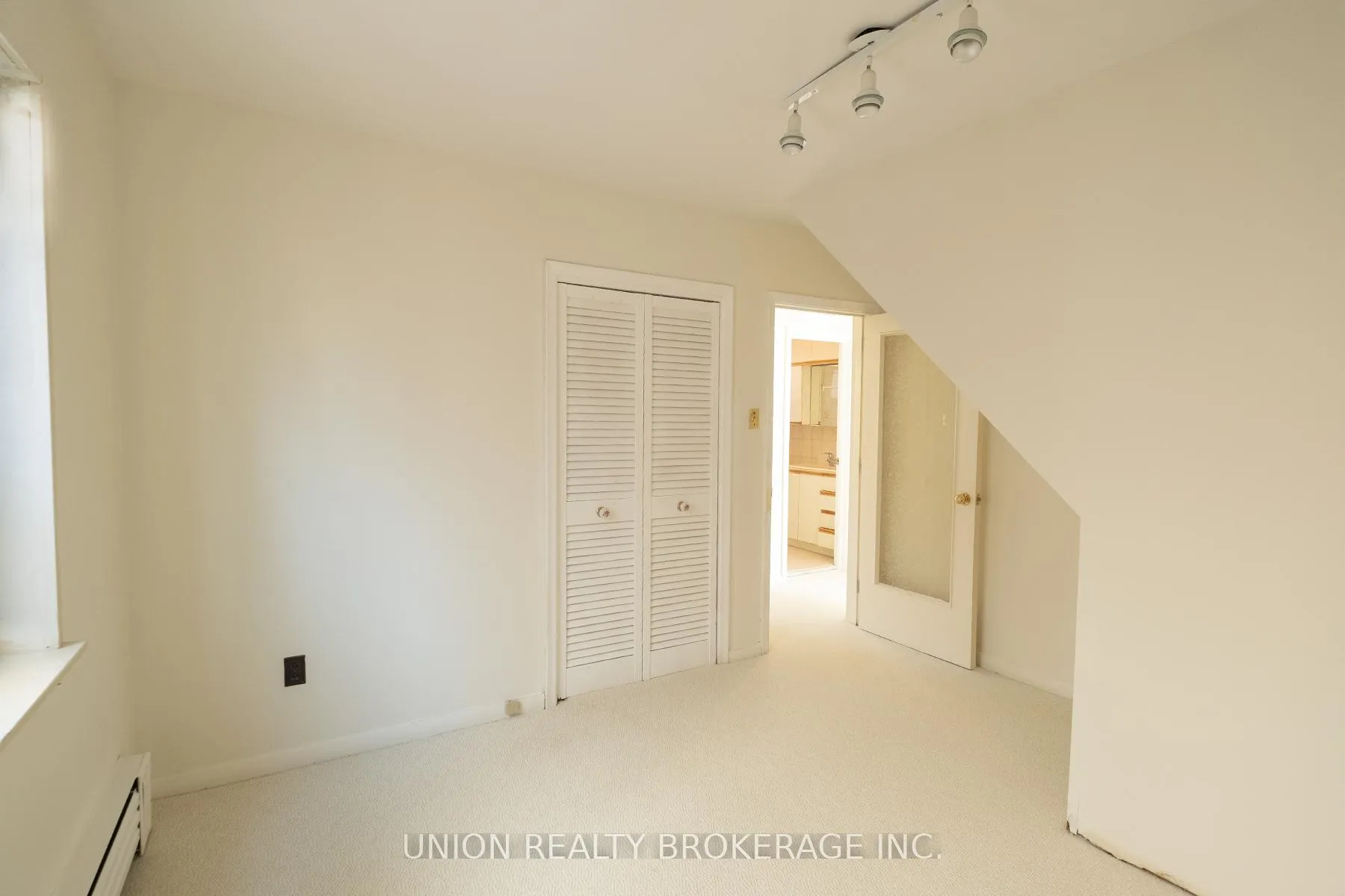 Photo 13 of Unit 2nd, 110 Hubbard Boulevard, Toronto, The Beaches — HOMEH
