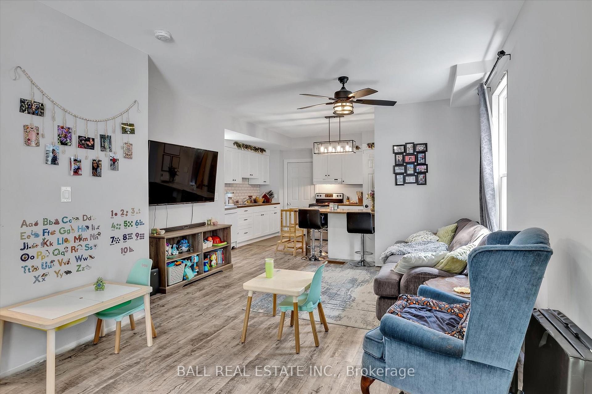 Photo 8 of 576 Bethune Street, Peterborough, Town Ward 3 — HOMEH