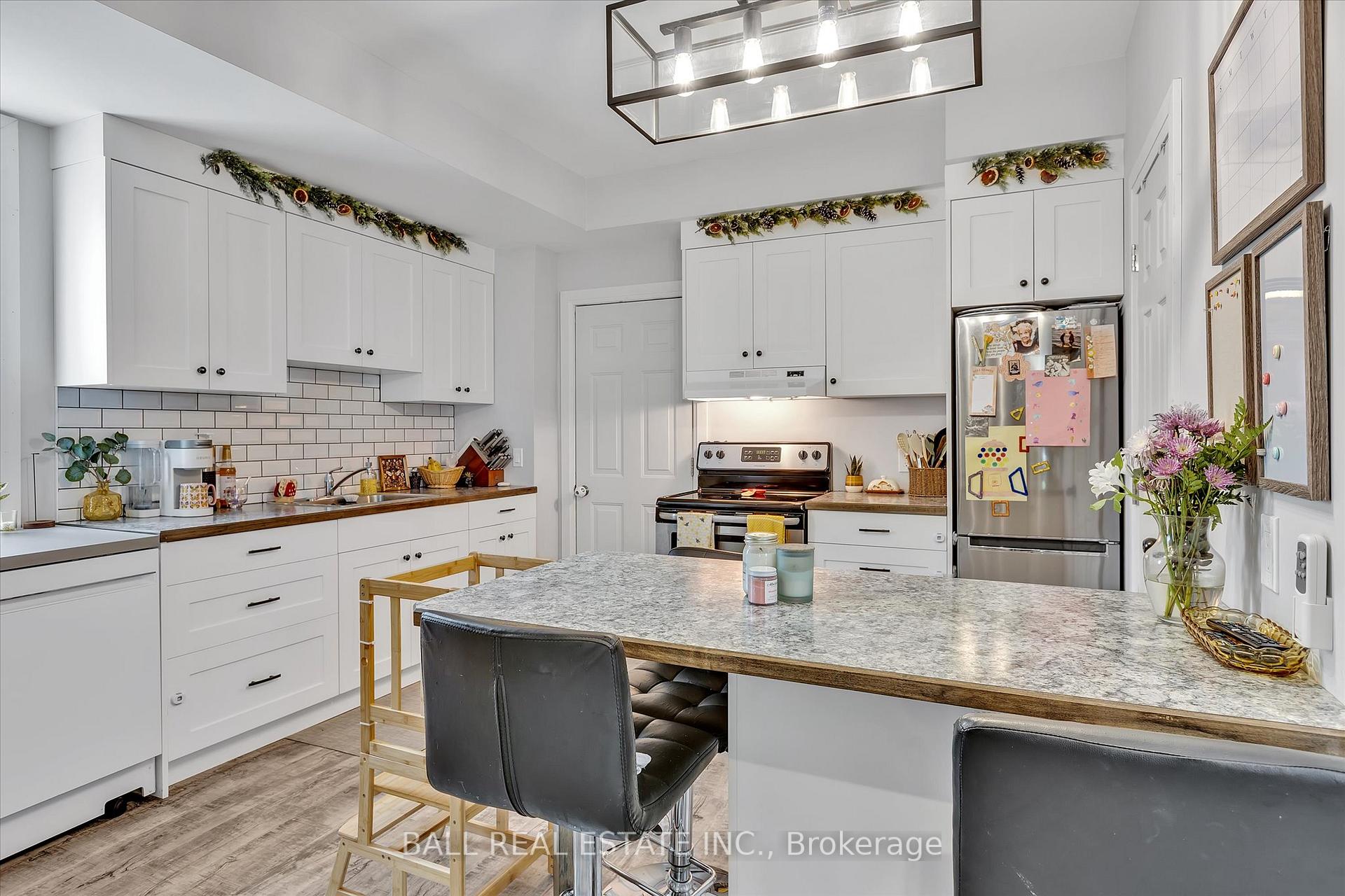 Photo 14 of 576 Bethune Street, Peterborough, Town Ward 3 — HOMEH