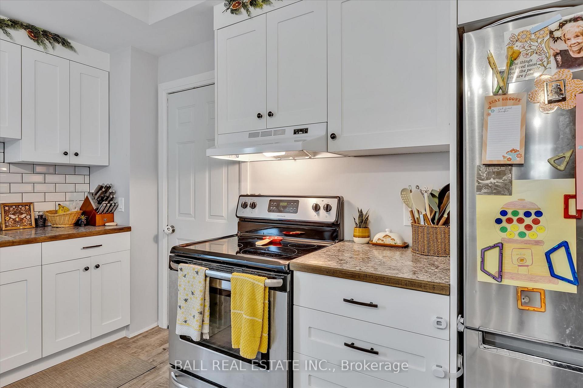Photo 19 of 576 Bethune Street, Peterborough, Town Ward 3 — HOMEH
