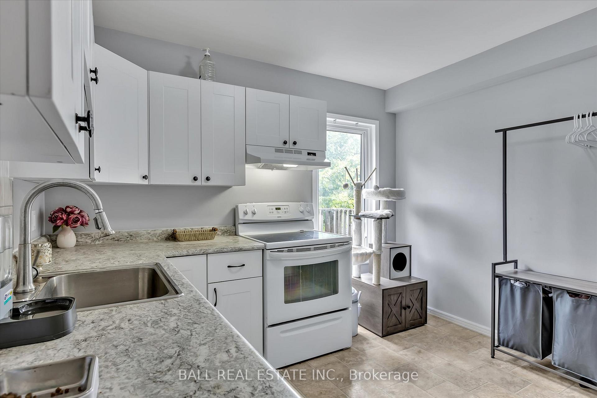 Photo 31 of 576 Bethune Street, Peterborough, Town Ward 3 — HOMEH