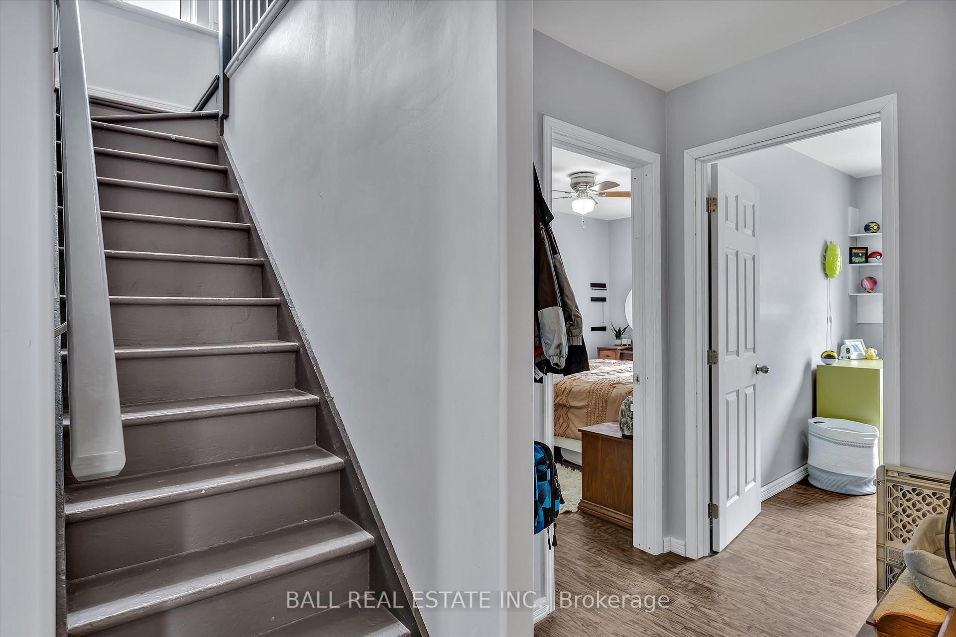 Photo 33 of 576 Bethune Street, Peterborough, Town Ward 3 — HOMEH