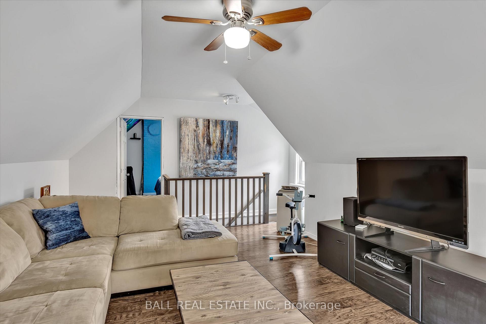 Photo 36 of 576 Bethune Street, Peterborough, Town Ward 3 — HOMEH