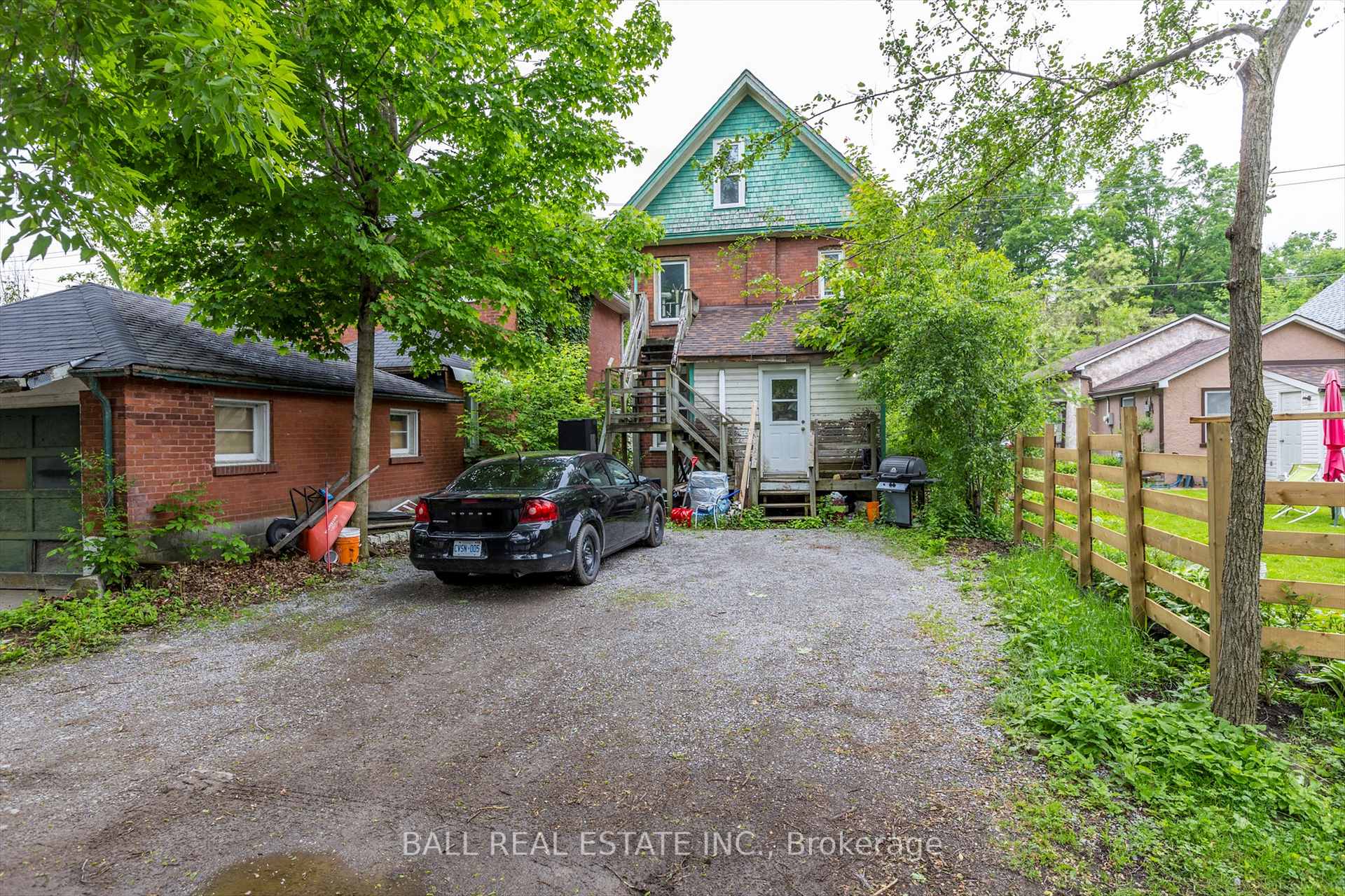 Photo 43 of 576 Bethune Street, Peterborough, Town Ward 3 — HOMEH