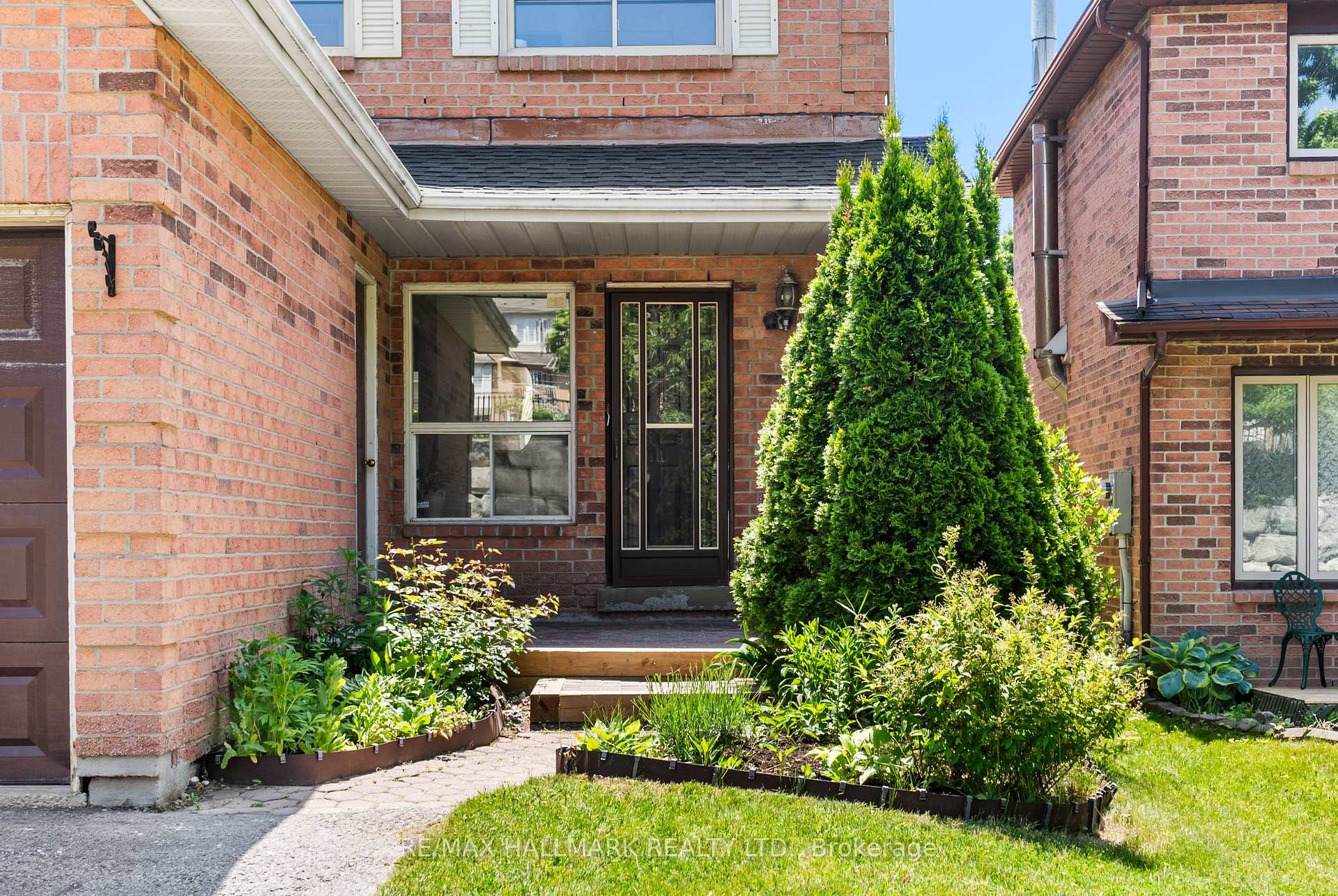 Photo 9 of 32 Woodward Crescent, Ajax, Central — HOMEH