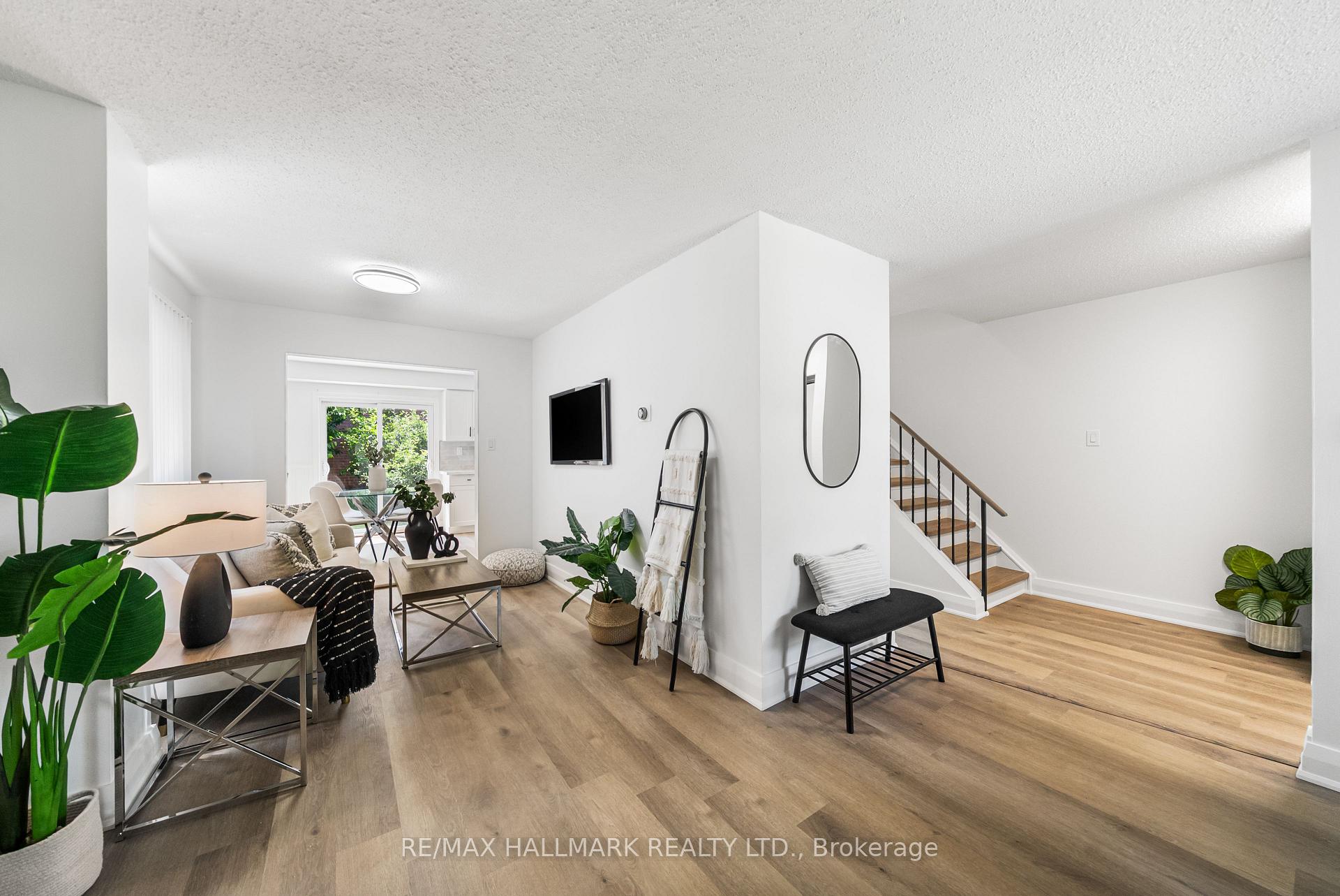 Photo 2 of 32 Woodward Crescent, Ajax, Central — HOMEH