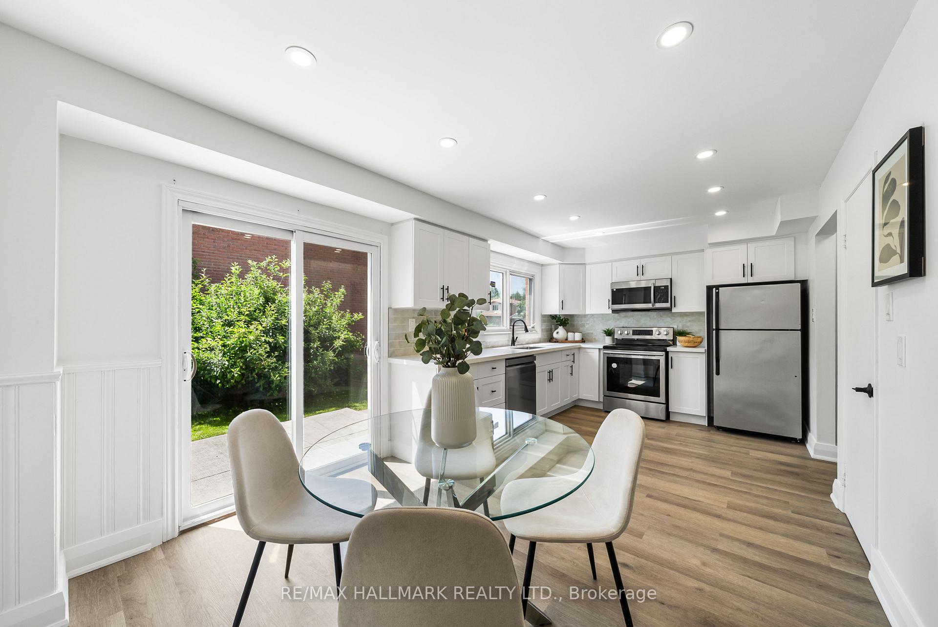 Photo 8 of 32 Woodward Crescent, Ajax, Central — HOMEH