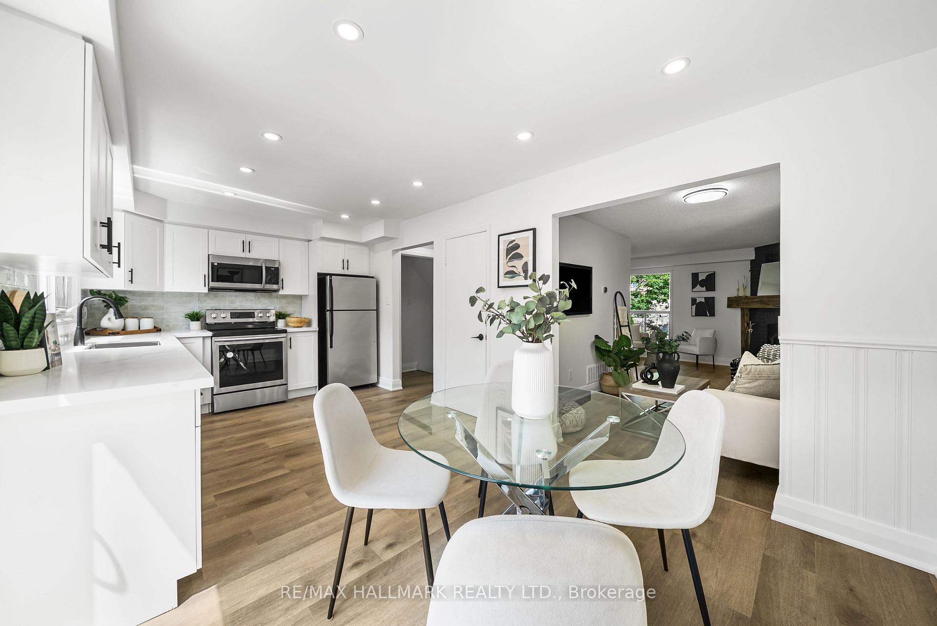Photo 15 of 32 Woodward Crescent, Ajax, Central — HOMEH