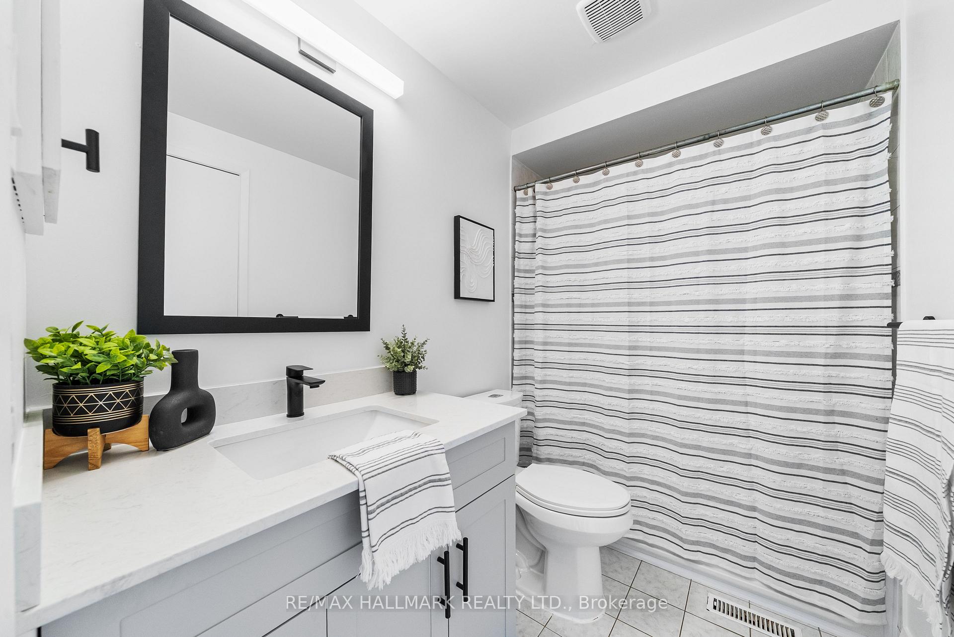 Photo 21 of 32 Woodward Crescent, Ajax, Central — HOMEH