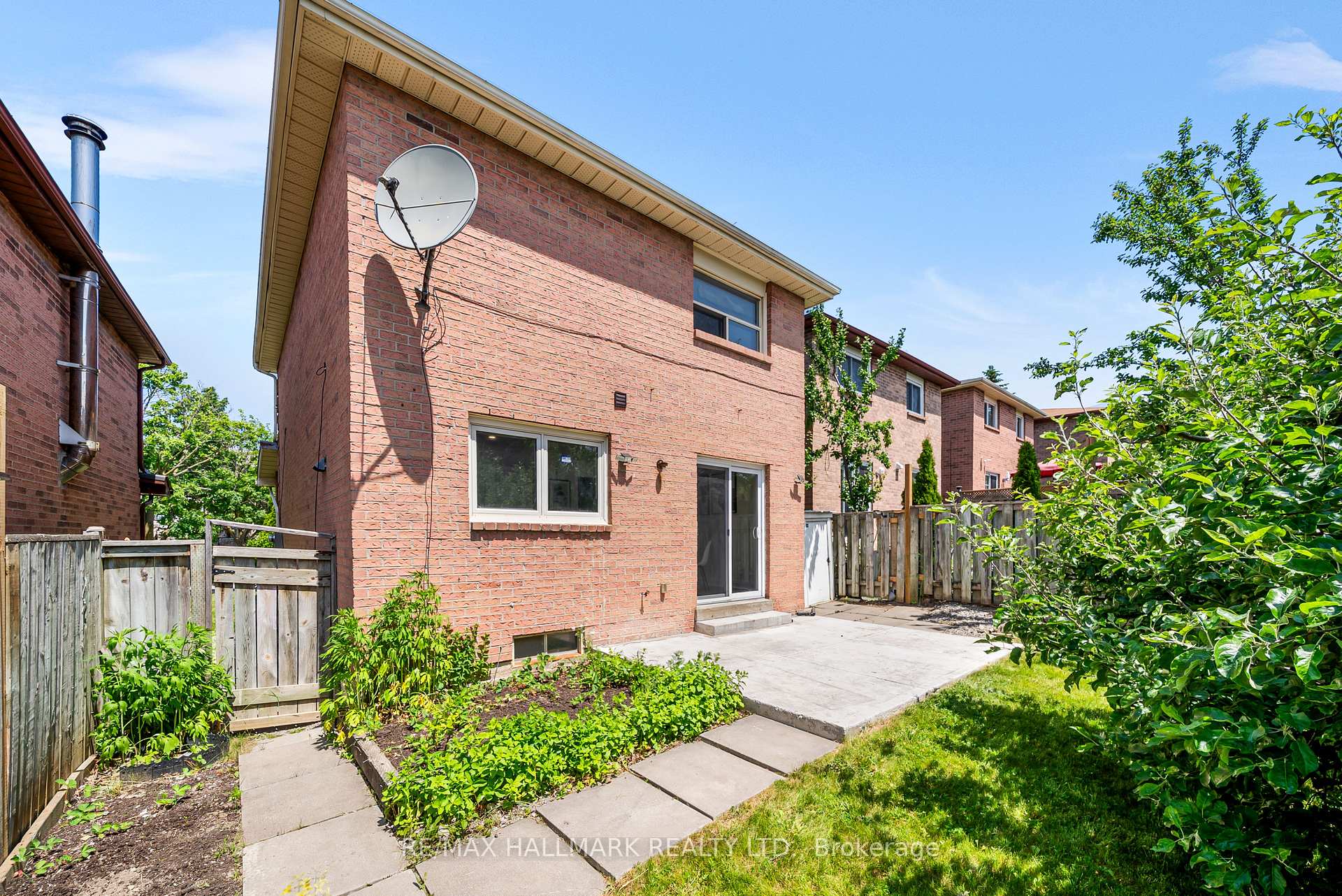 Photo 35 of 32 Woodward Crescent, Ajax, Central — HOMEH
