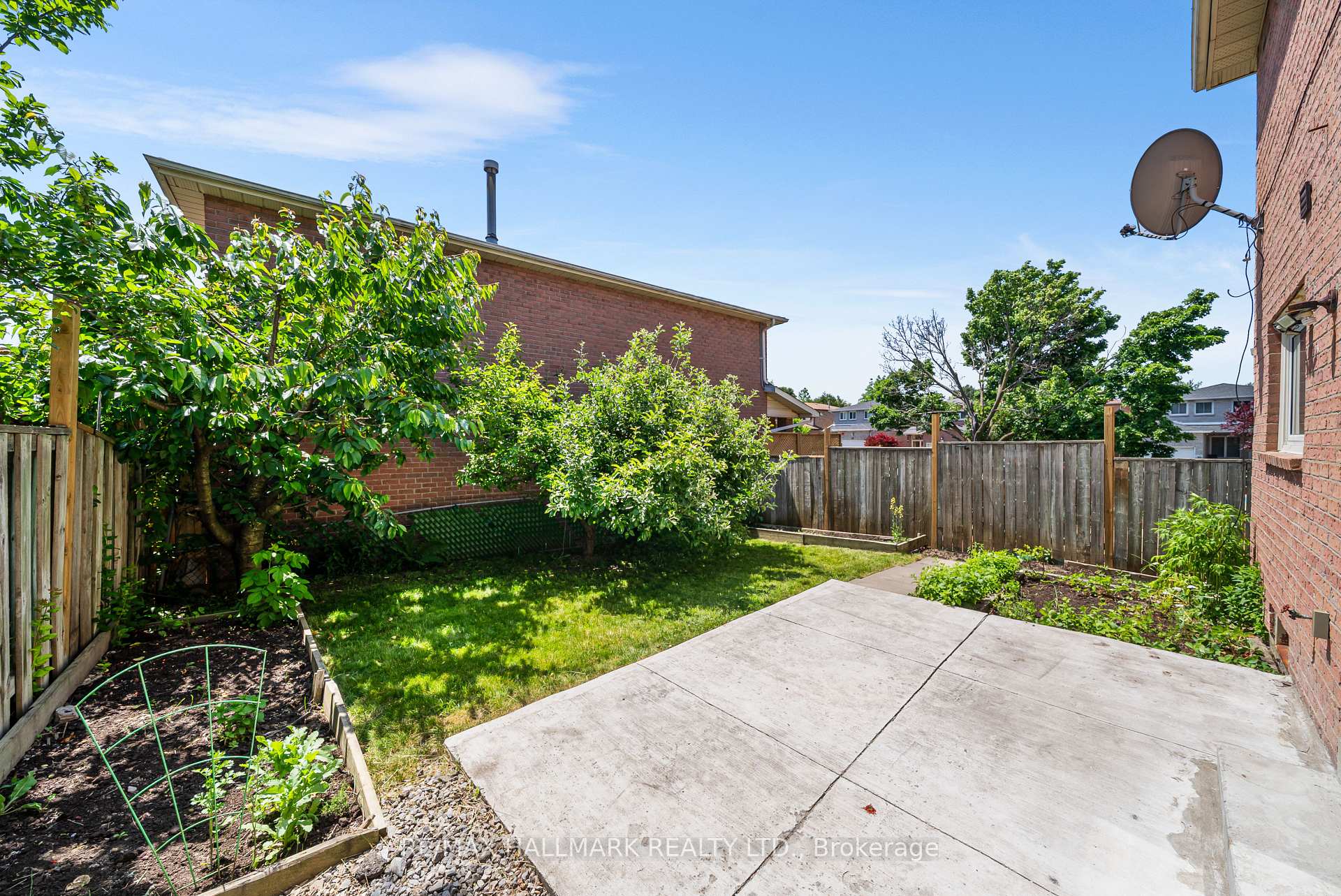 Photo 38 of 32 Woodward Crescent, Ajax, Central — HOMEH