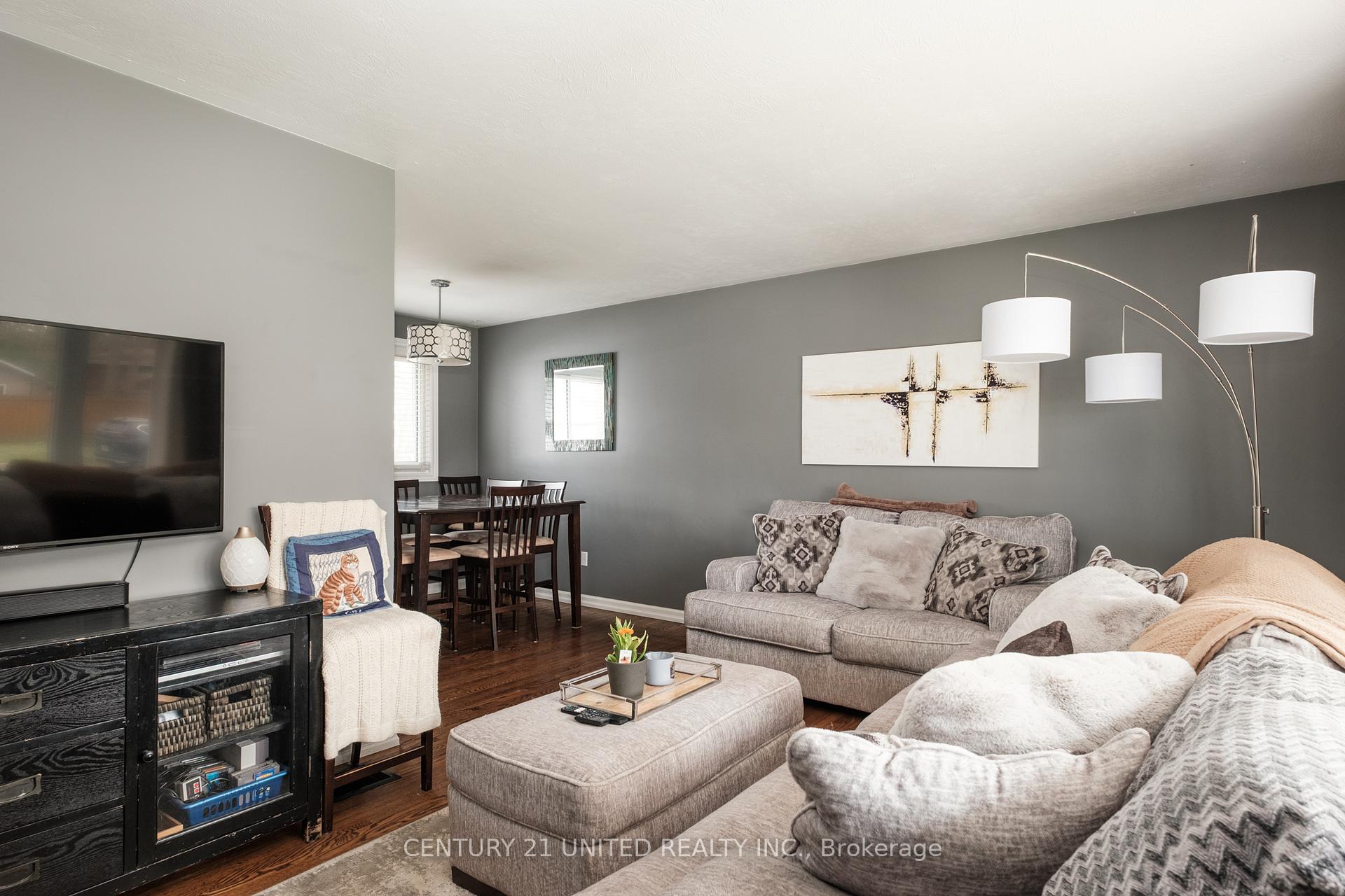 Photo 5 of 1316 Bathurst Street, Peterborough, Northcrest Ward 5 — HOMEH