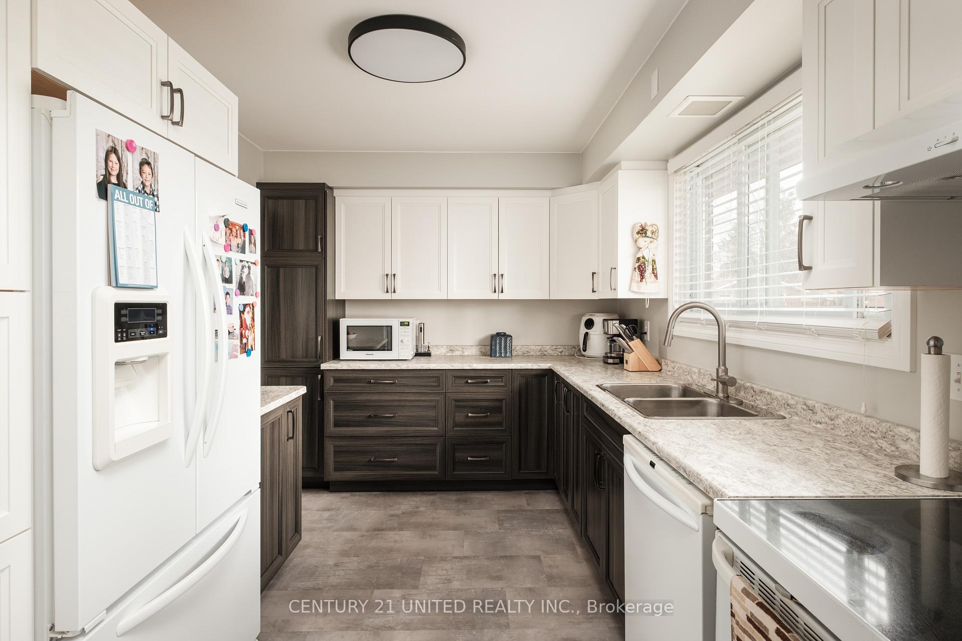 Photo 9 of 1316 Bathurst Street, Peterborough, Northcrest Ward 5 — HOMEH