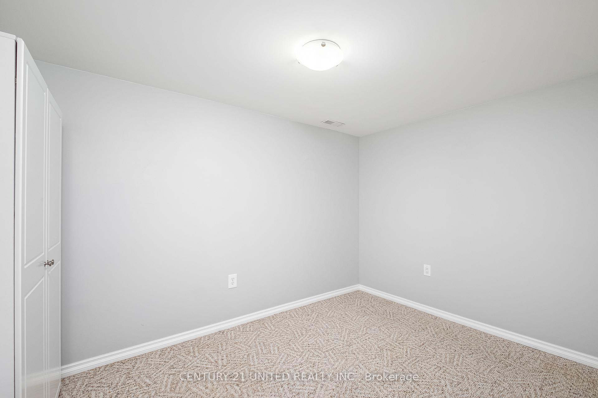 Photo 22 of 1316 Bathurst Street, Peterborough, Northcrest Ward 5 — HOMEH