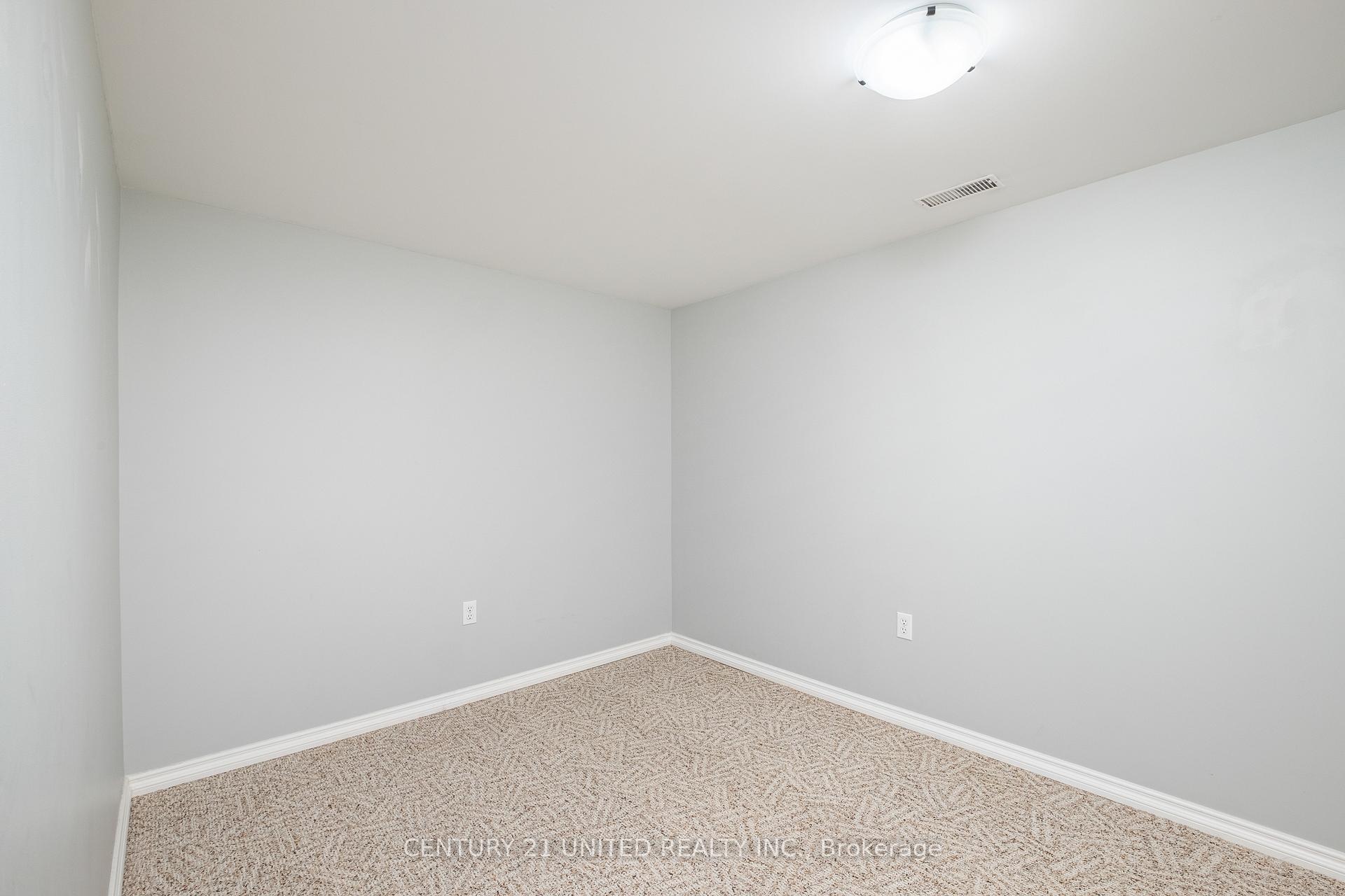 Photo 24 of 1316 Bathurst Street, Peterborough, Northcrest Ward 5 — HOMEH