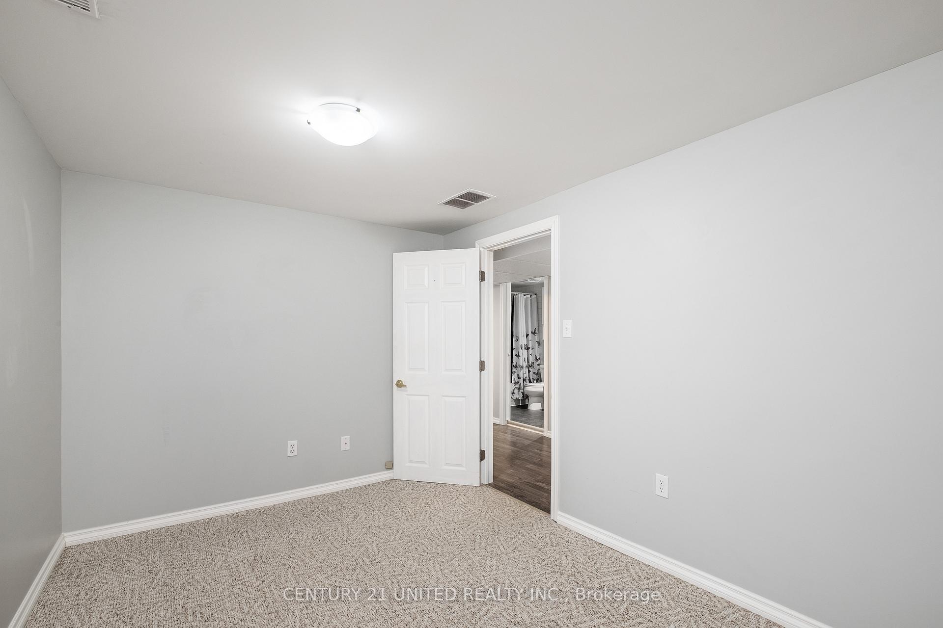 Photo 25 of 1316 Bathurst Street, Peterborough, Northcrest Ward 5 — HOMEH