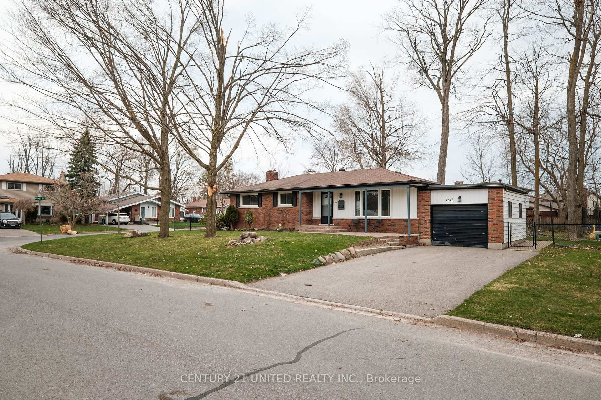 Photo 30 of 1316 Bathurst Street, Peterborough, Northcrest Ward 5 — HOMEH