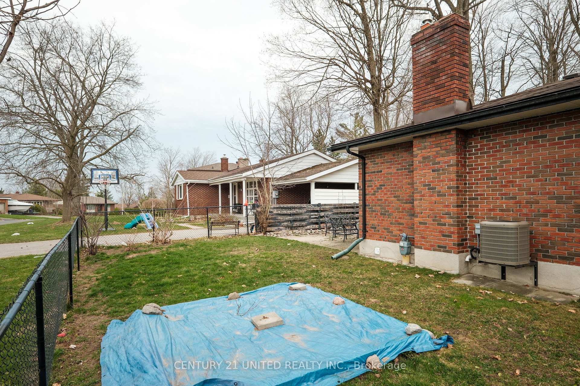 Photo 35 of 1316 Bathurst Street, Peterborough, Northcrest Ward 5 — HOMEH